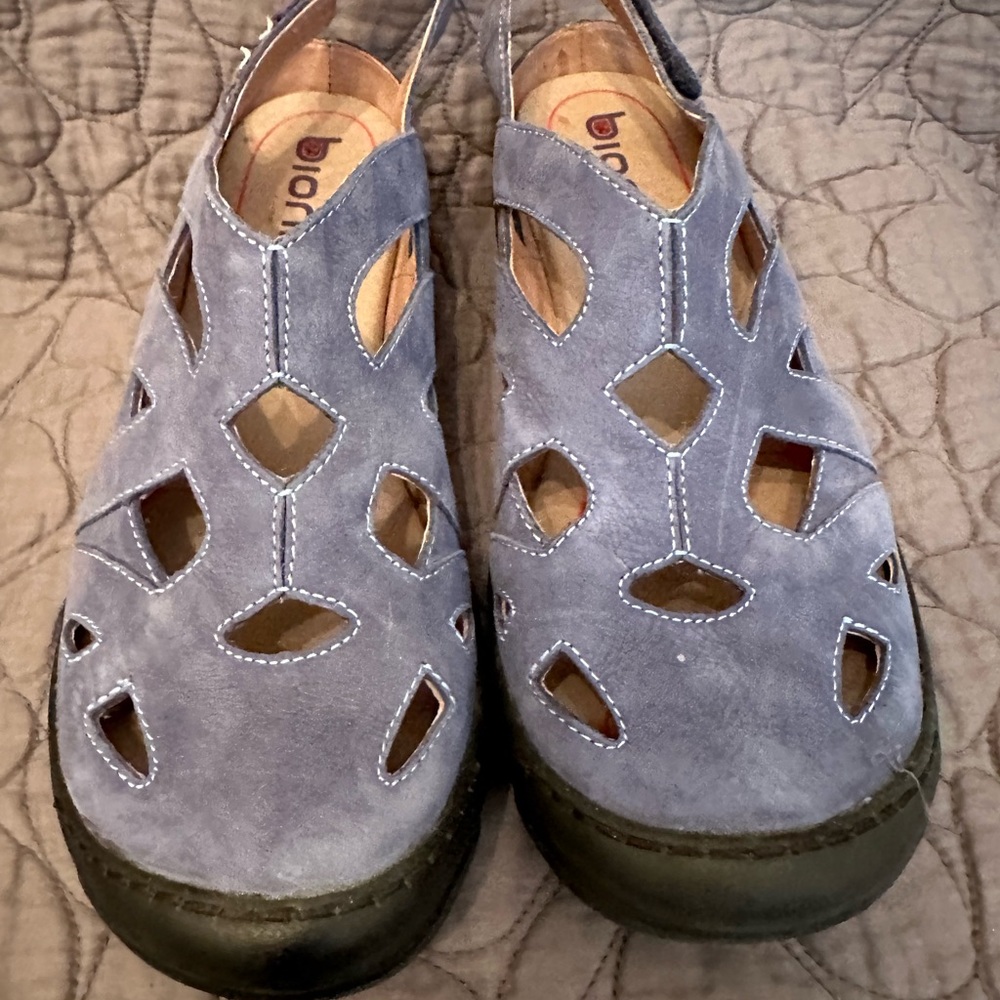 Bionica Maclean Sandal size 9.5 blue